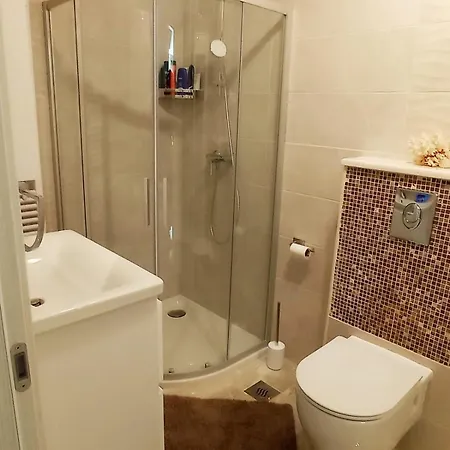 Lea Apartment *